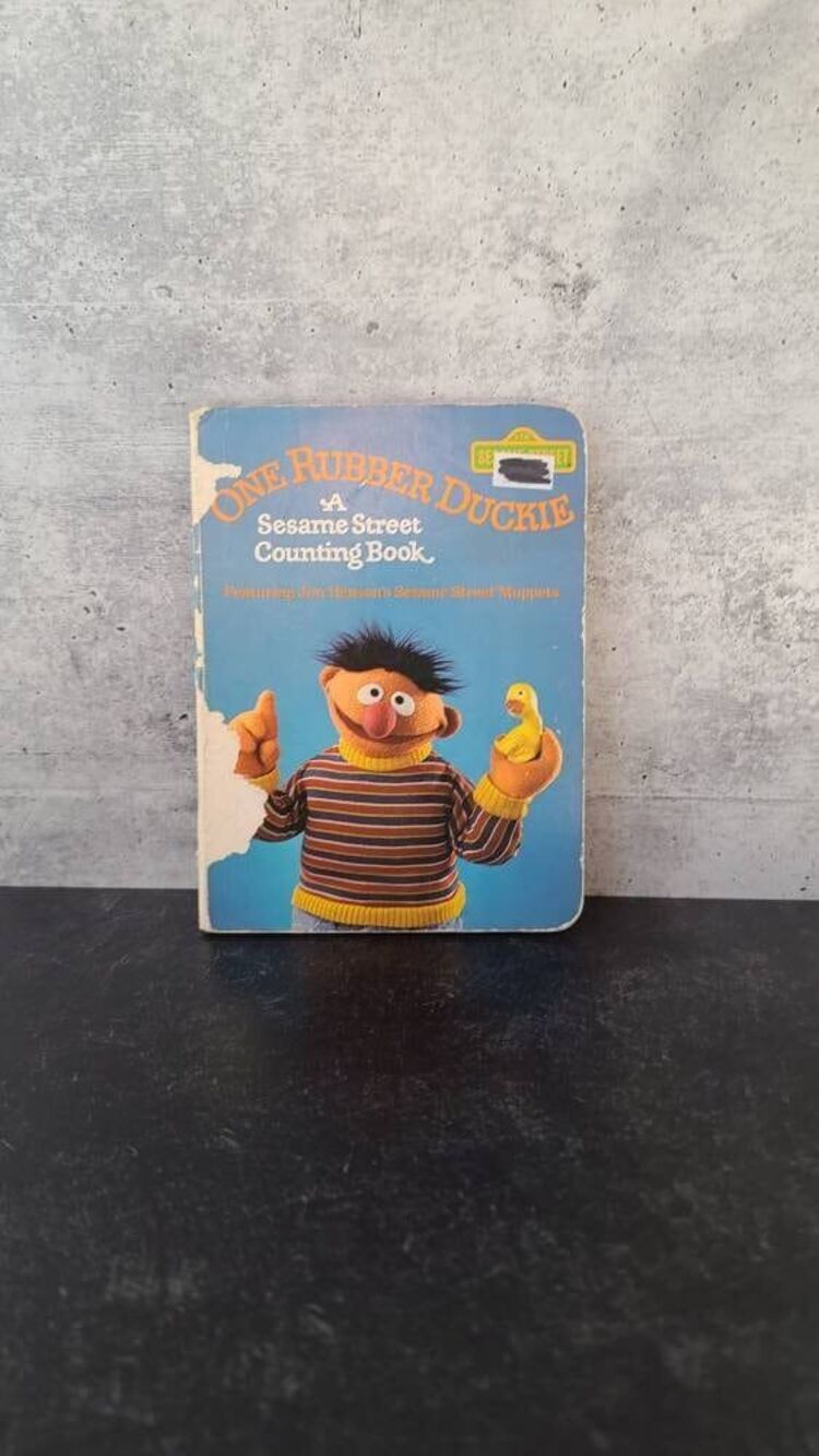 One Rubber Duckie: A Sesame Street Counting Book